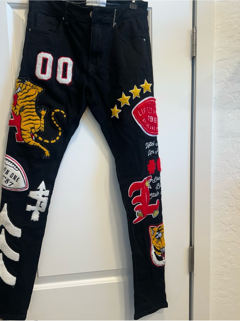 Men’s lifted anchor jeans size 30